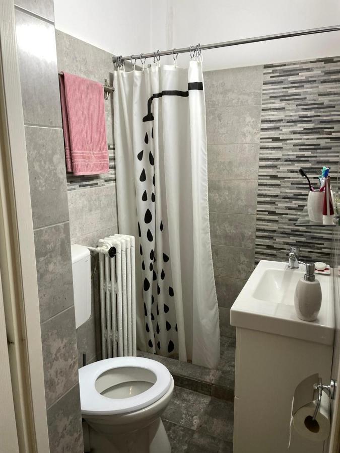 Centru Charming New Apartament Piata Universitate Apartment Bucharest Exterior photo